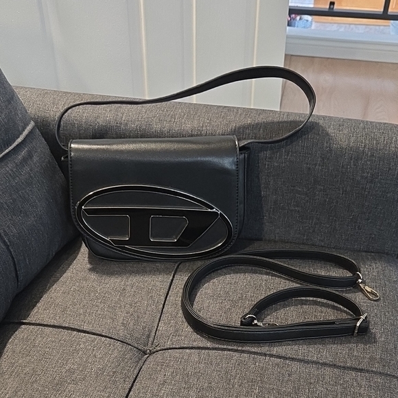 Handbags - Black Leather Crossbody Bag